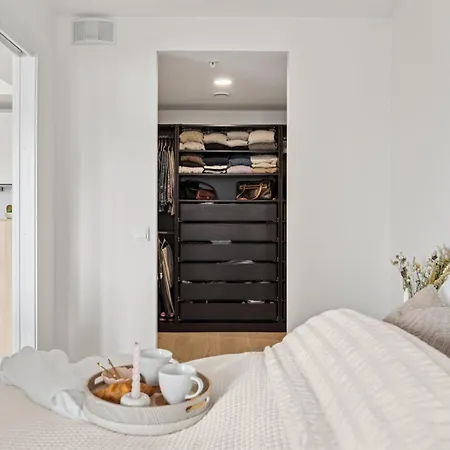 Seaside Apartment *